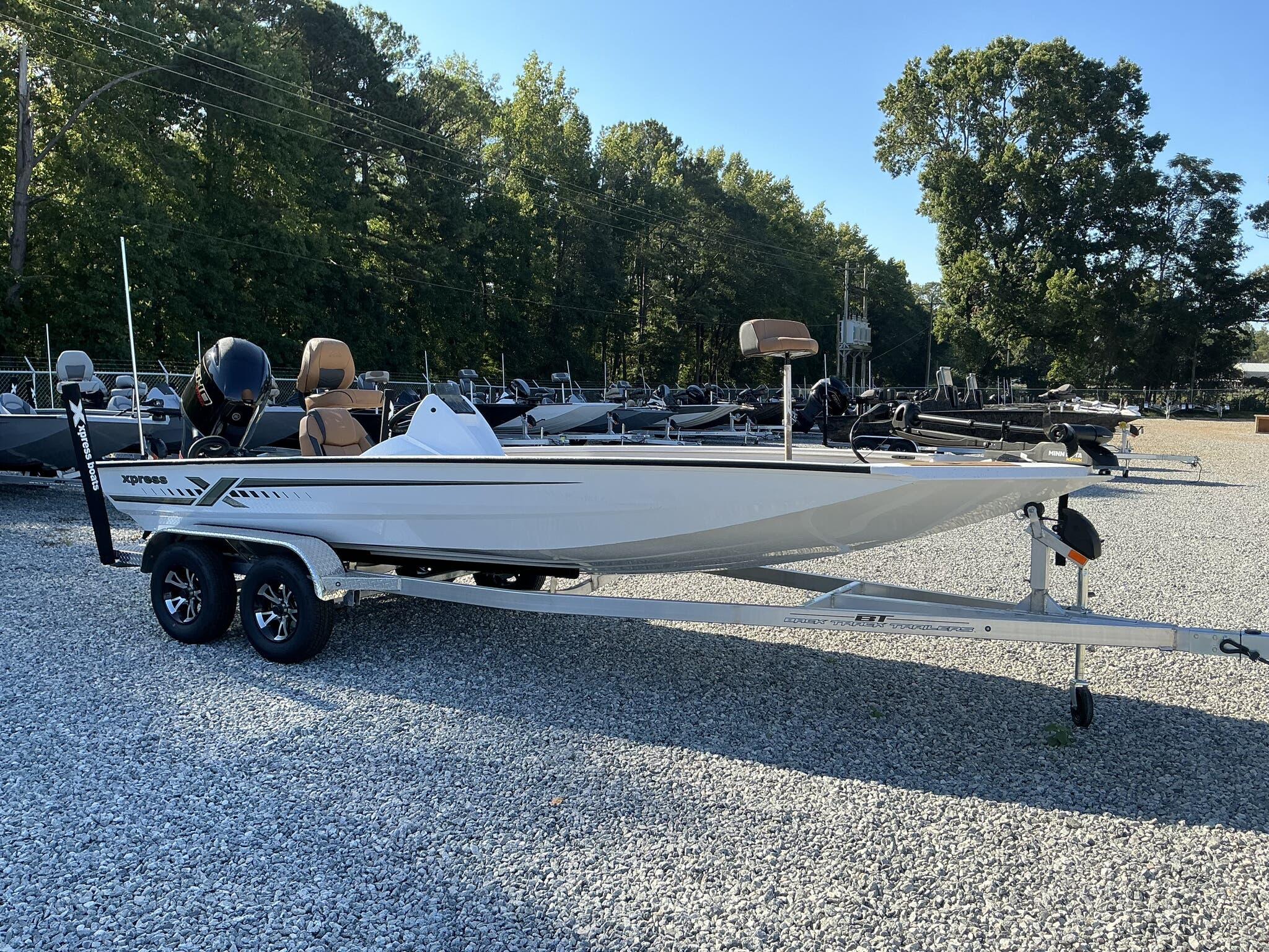 2025 Xpress HyperLift Series H20 BASS, Columbus