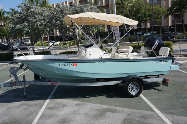2023 Boston Whaler 170 Montauk