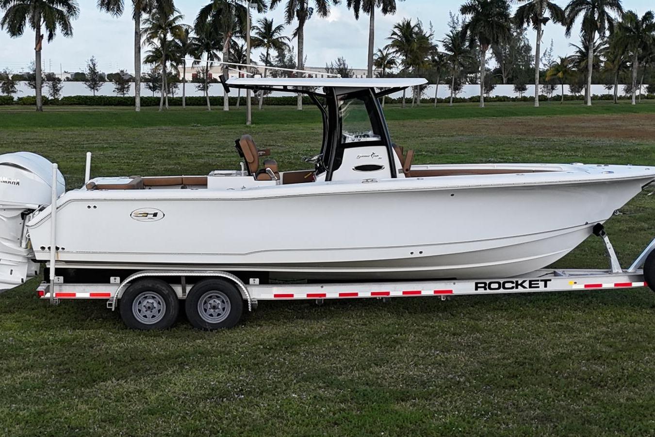 2023 Sea Hunt Gamefish 30 Coffin Box