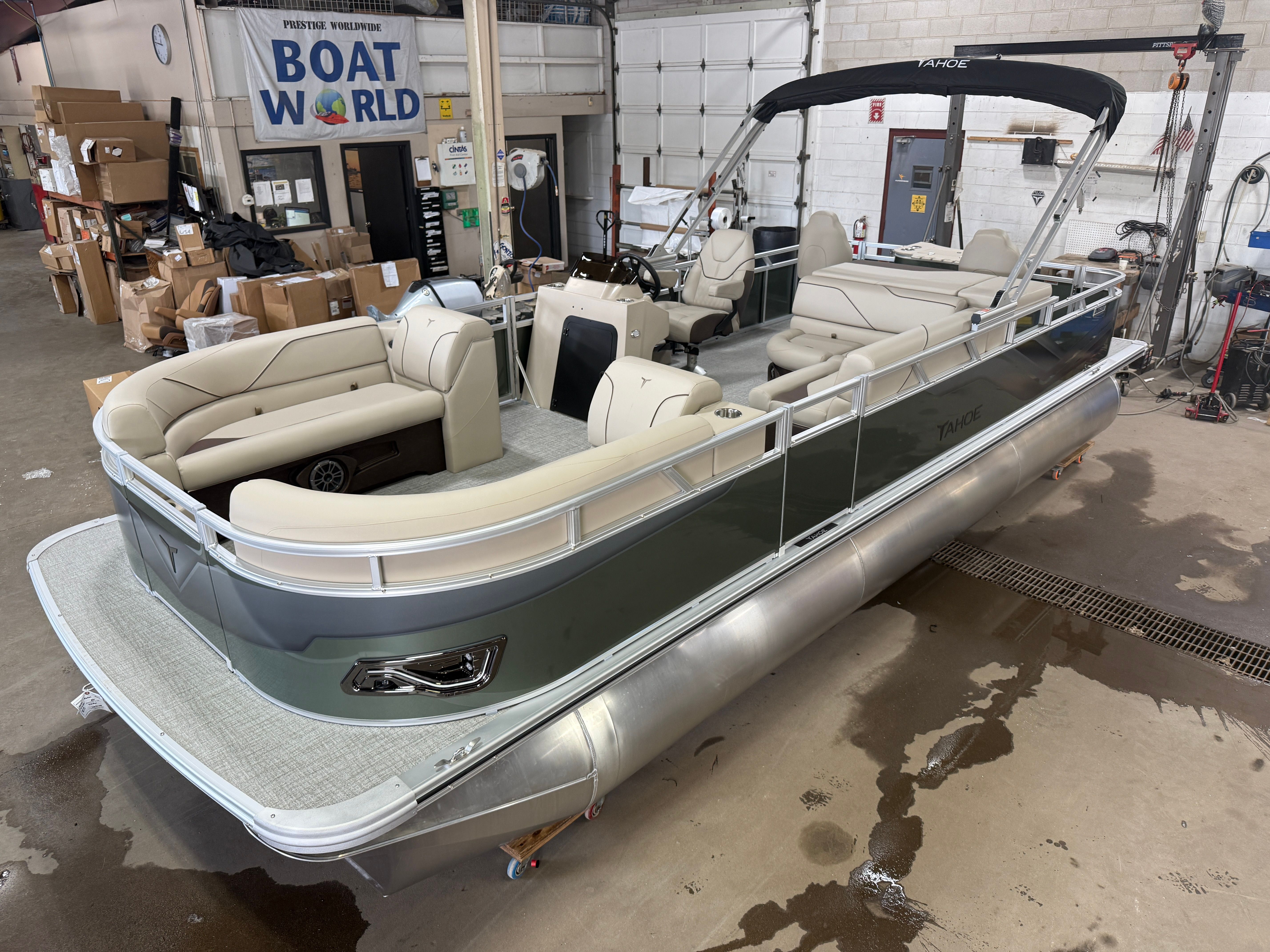 2026 Tahoe Sport 2385 Rear Fish & Honda 4-Stroke EFI