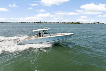 2025 Boston Whaler 330 Outrage