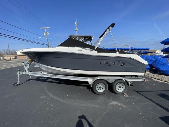 Robalo R207 Dual Console