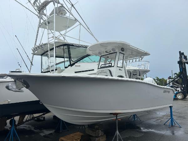 2025 Sea Pro 242 DLX