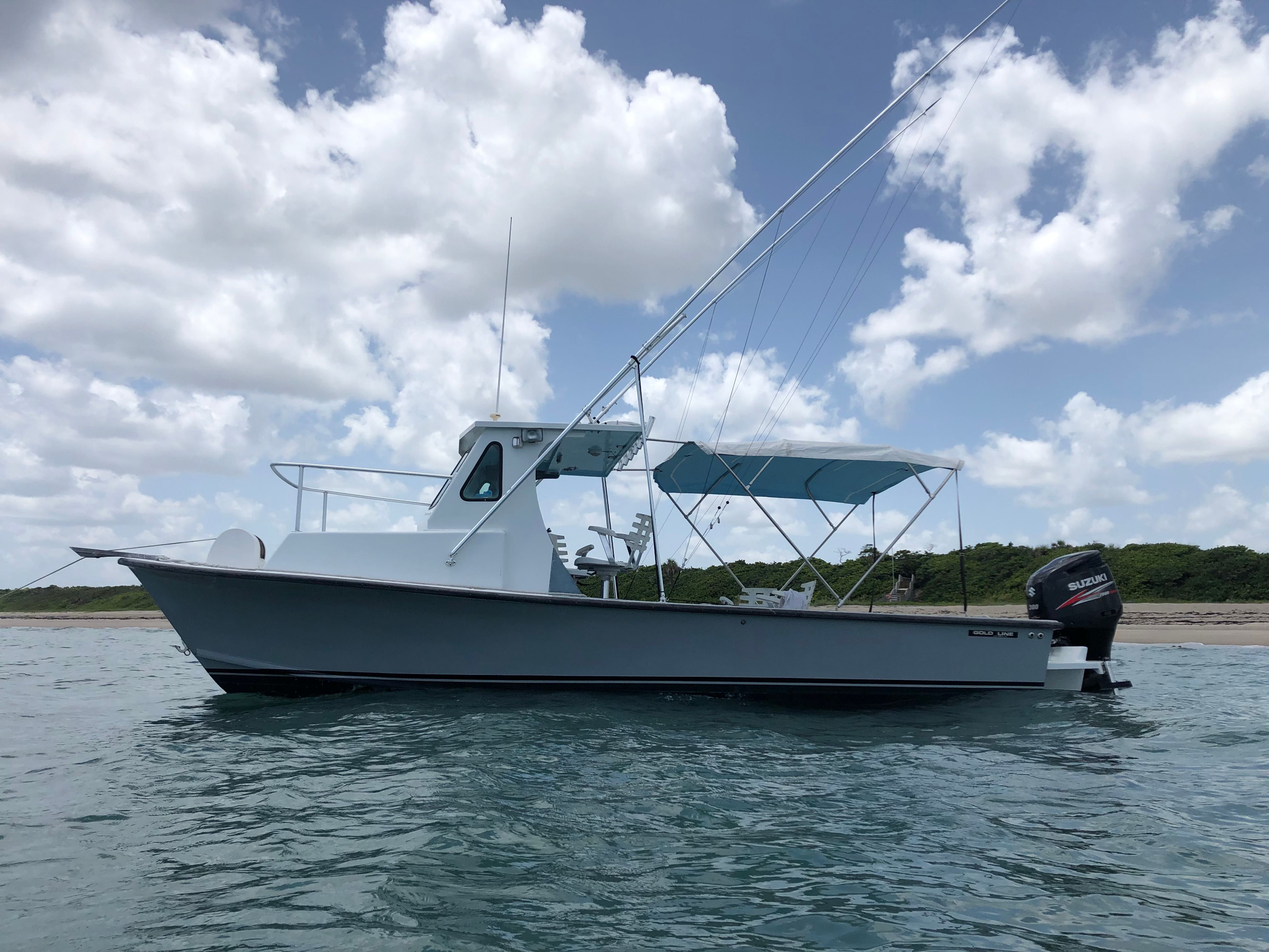 1993 Goldline 26 pilothouse/cabin