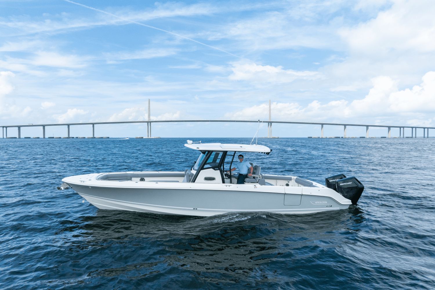 2025 Boston Whaler 330 Outrage