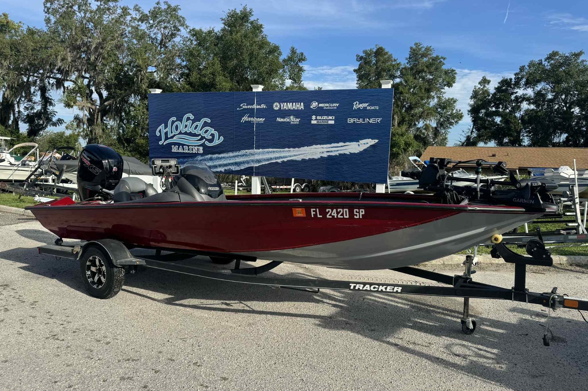 Tracker Pro Team 190 TX Tournament Edition 2019 Tracker Pro Team 190 TX Tournament Edition boat on trailer at Holiday Marine.