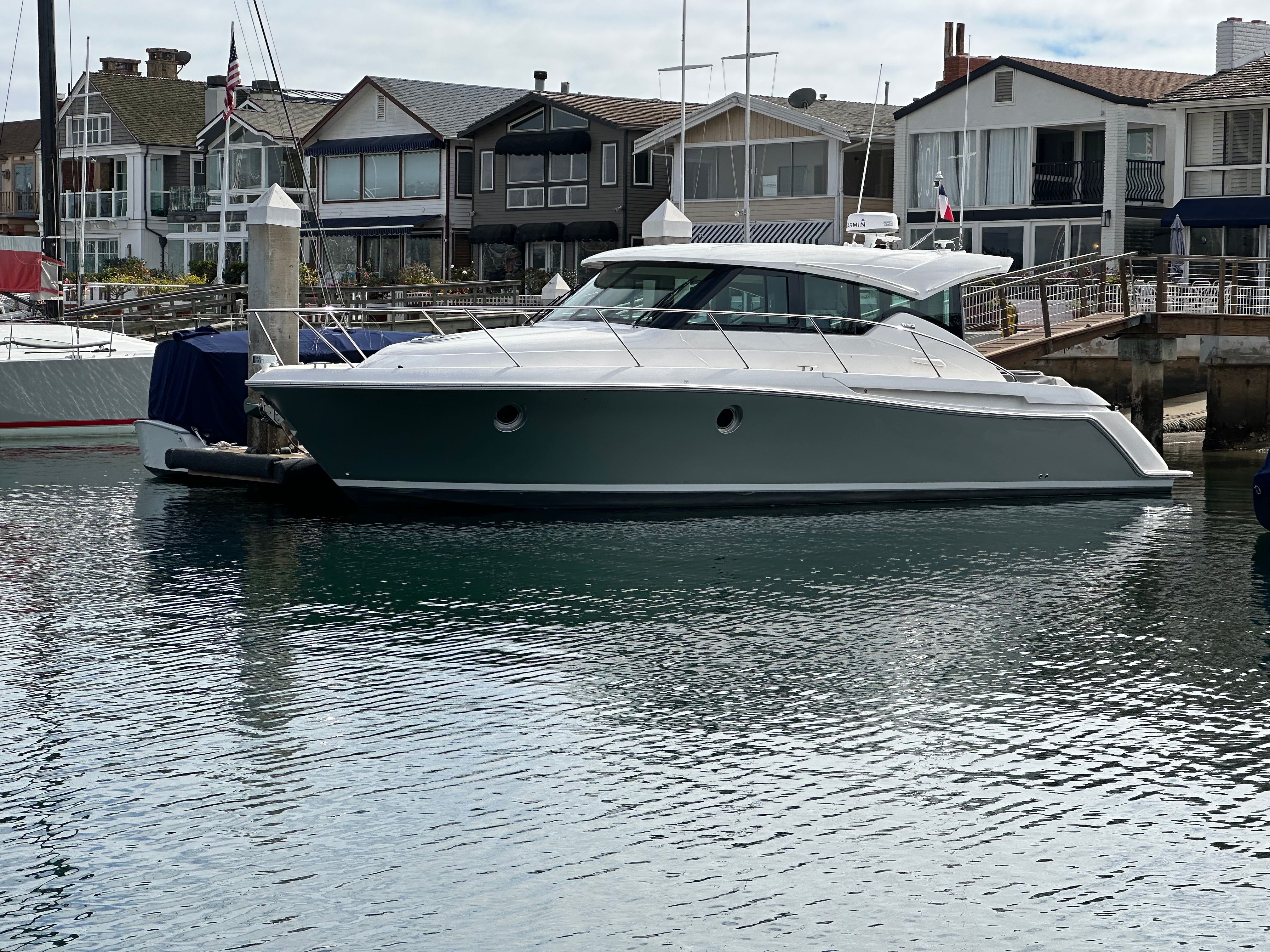2020 Tiara Yachts 39 Coupe