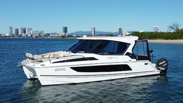 2019 Aquila 36 Sports Yacht