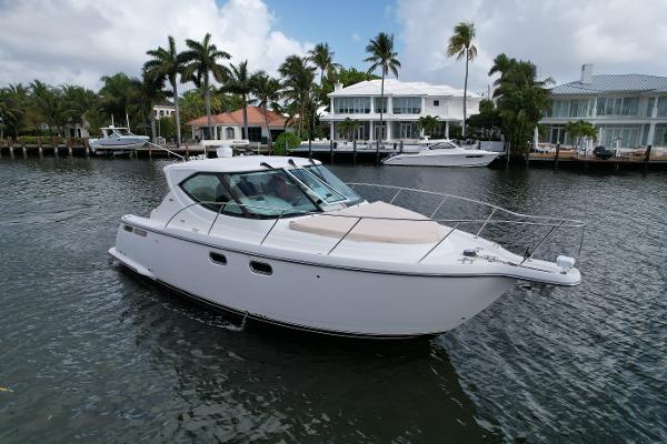 2008 Tiara Yachts 3500 Sovran