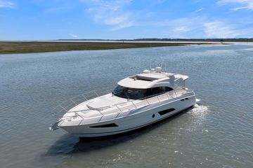 2020 Riviera 4800 Sport Yacht