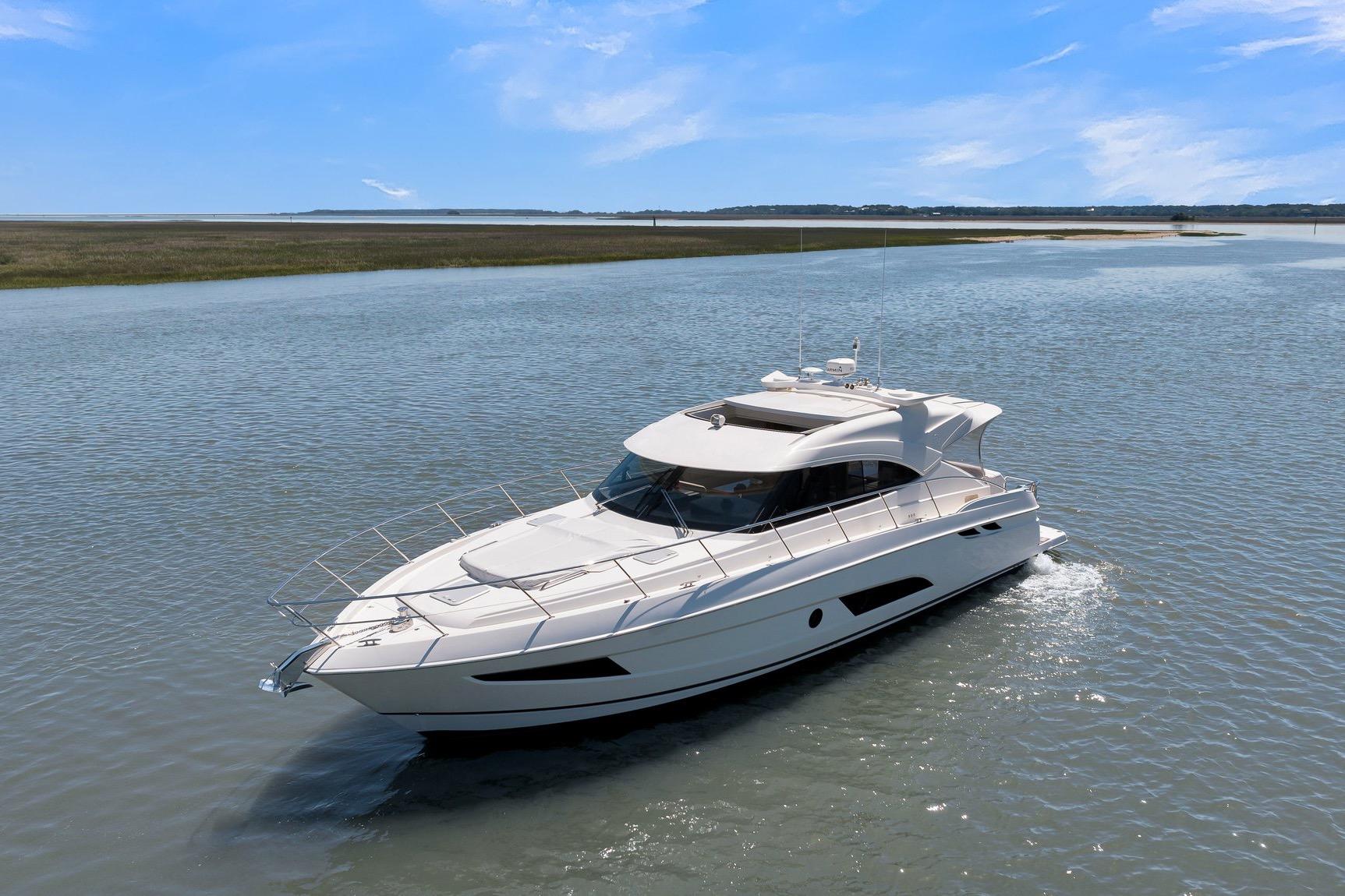 2020 Riviera 4800 Sport Yacht