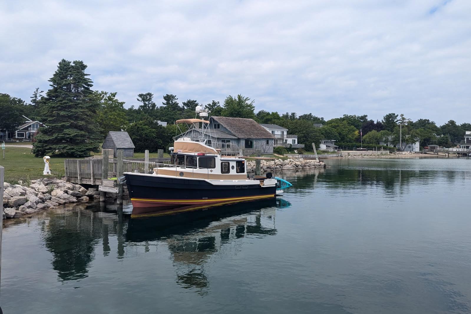 2014 Ranger Tugs R-31 CB