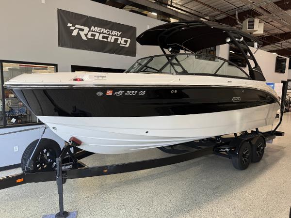 2025 Sea Ray SDX250 Surf