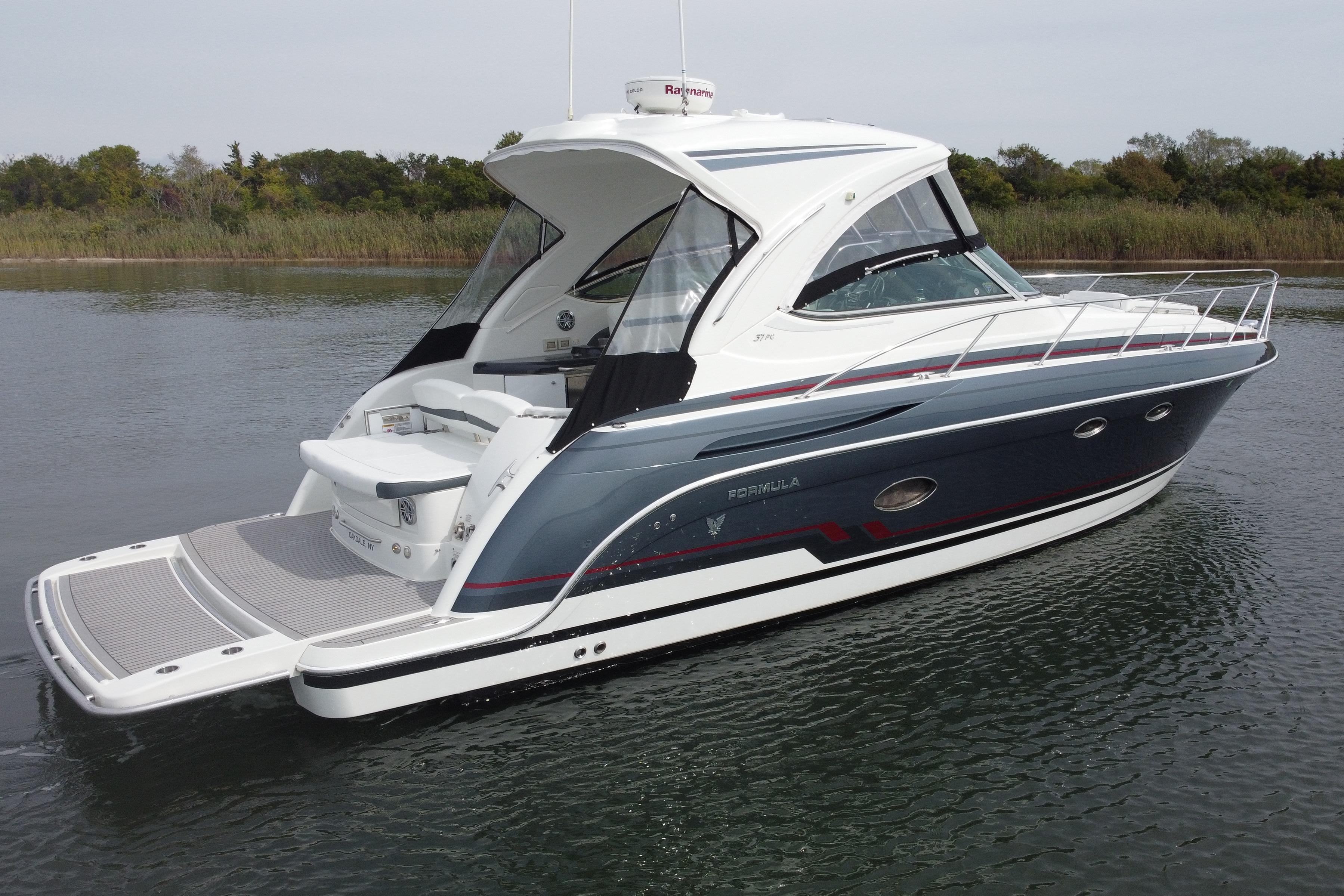 2017 Formula 37 Performance Cruiser