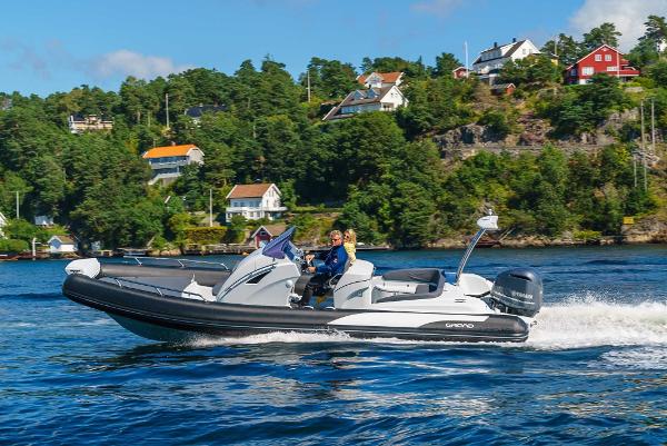 2024 Grand Inflatables G850