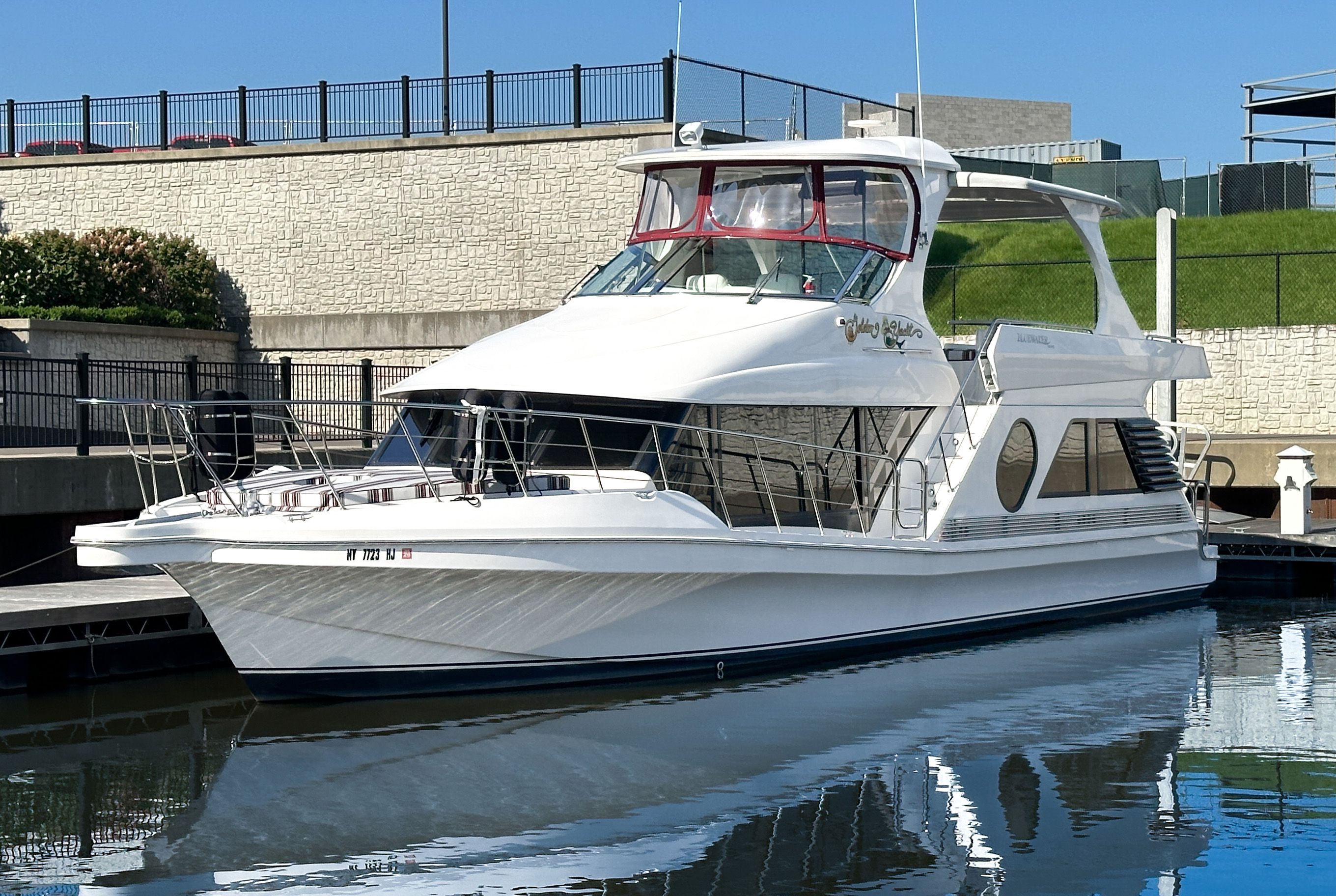 2012 Bluewater 5200 Custom Series Yacht