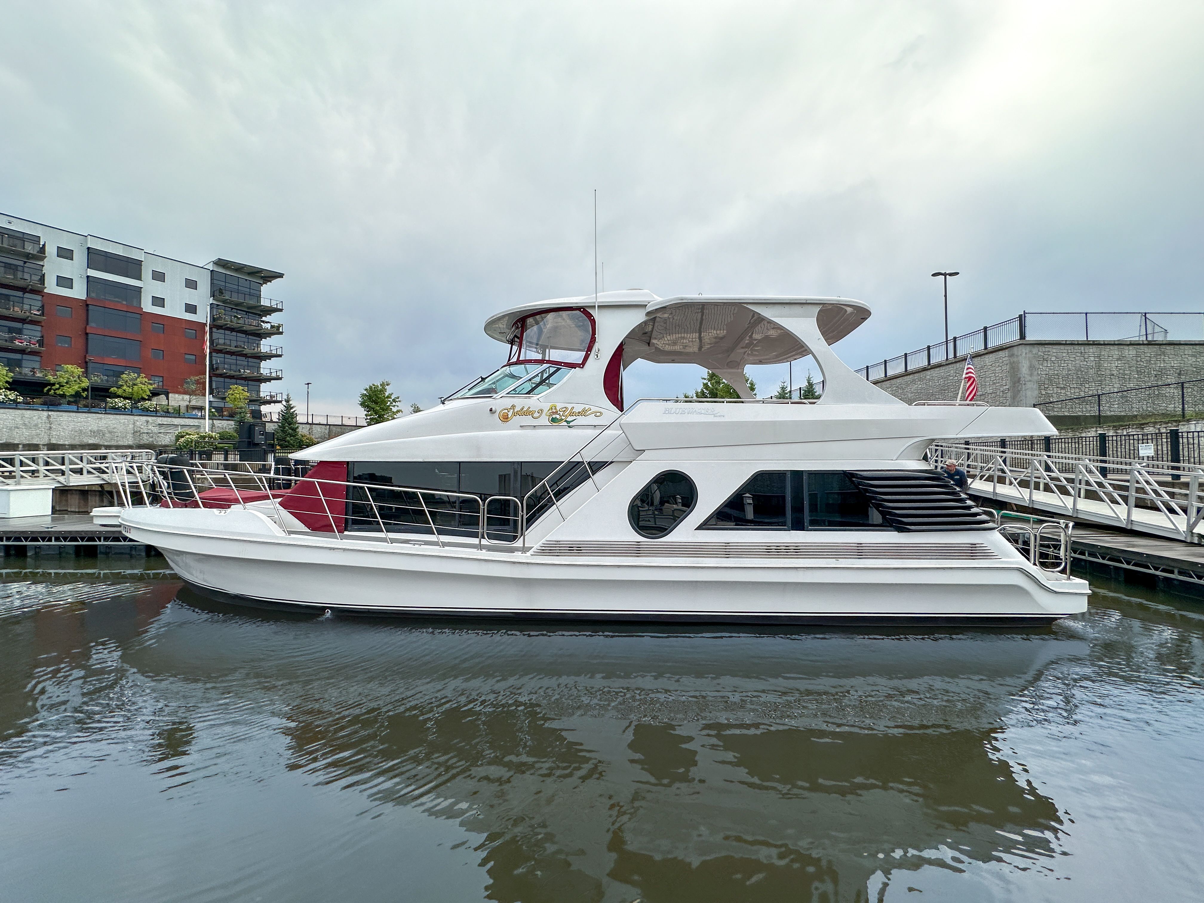 2012 Bluewater 5200 Custom Series Yacht