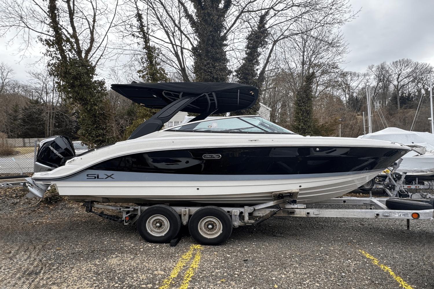 2025 Sea Ray SLX 260 Outboard
