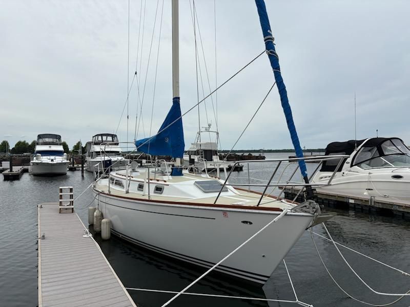 1983 Gulfstar Sailboat