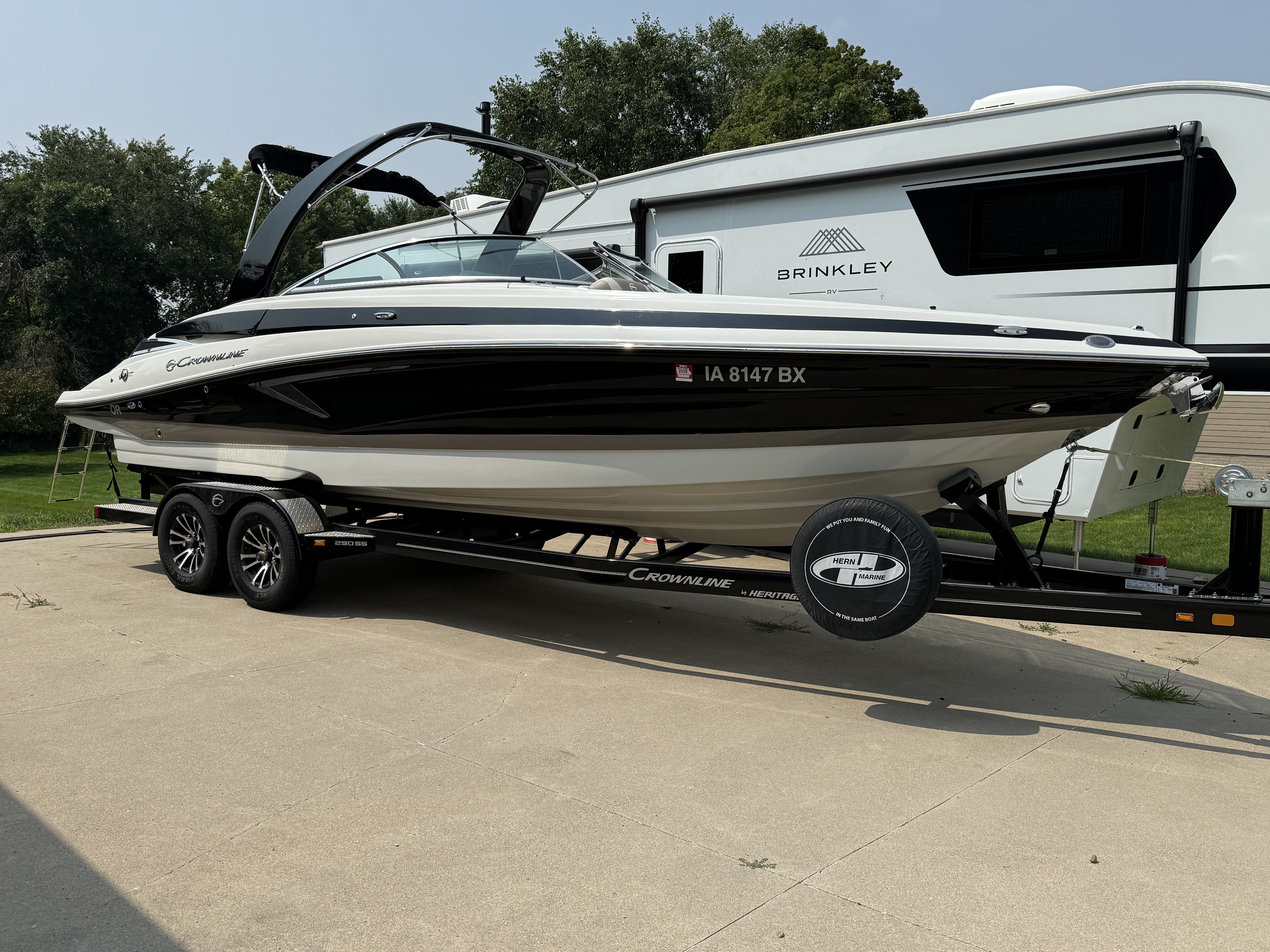 2023 Crownline 290 SS