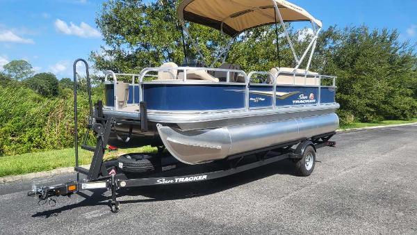 2025 Sun Tracker Bass Buggy 18 DLX