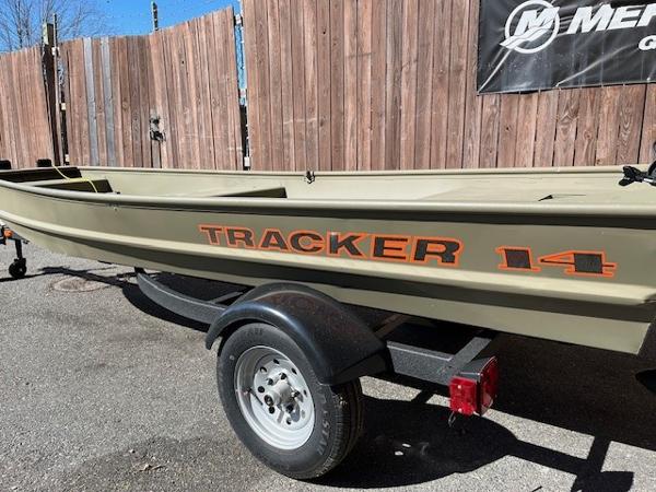Tracker Grizzly 14 Jon 2025 Tracker Grizzly 14 Jon boat on trailer, parked outdoors.