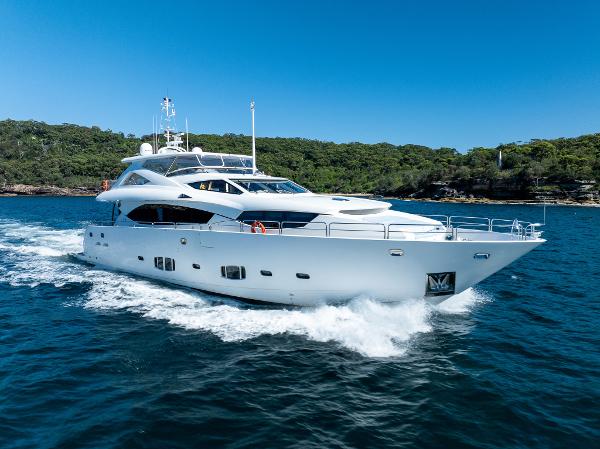 Sunseeker 30M Yacht