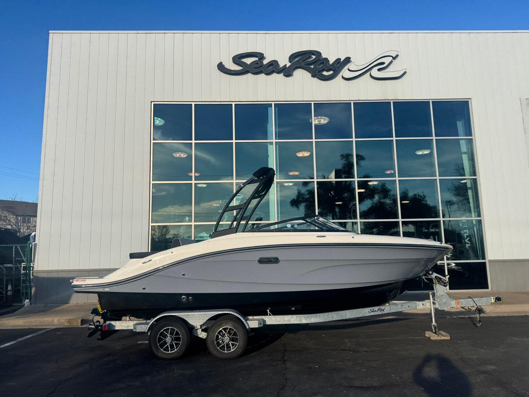 Sea Ray SPX 210