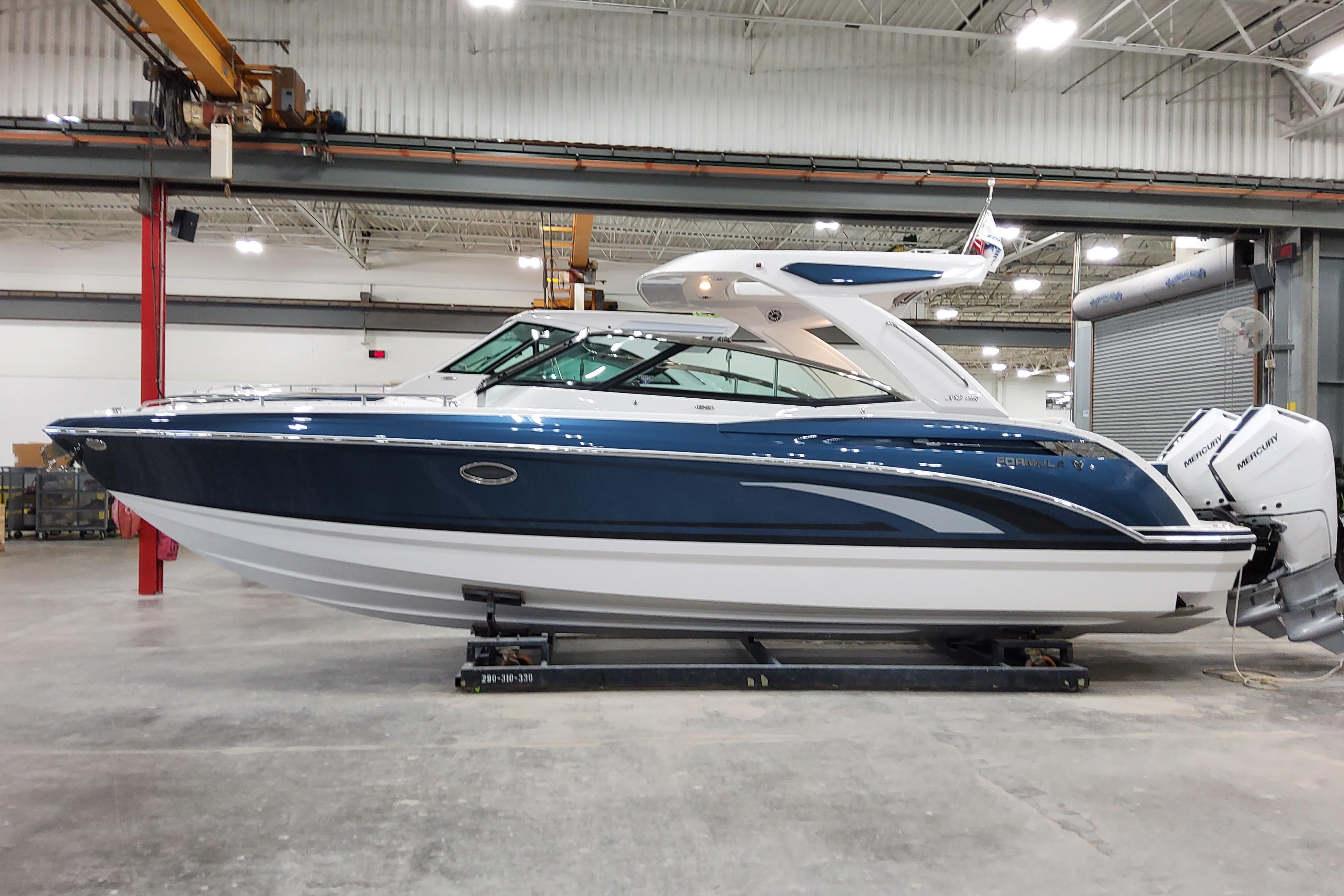 2026 Formula 330 Crossover Bowrider OB
