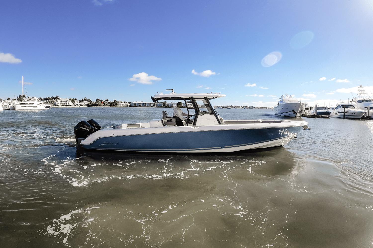2023 Boston Whaler 330 Outrage