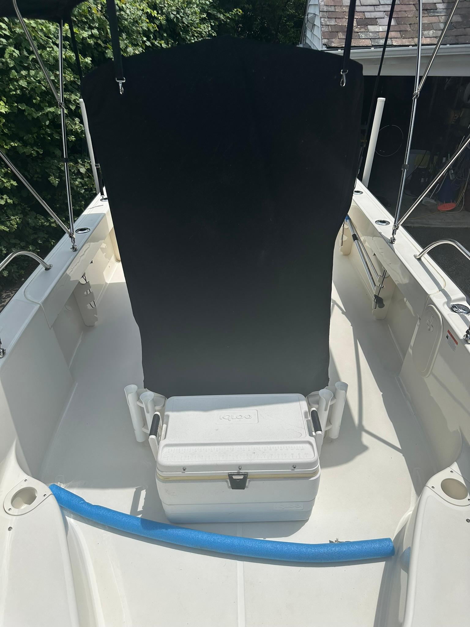 2017 Boston Whaler 190 Outrage