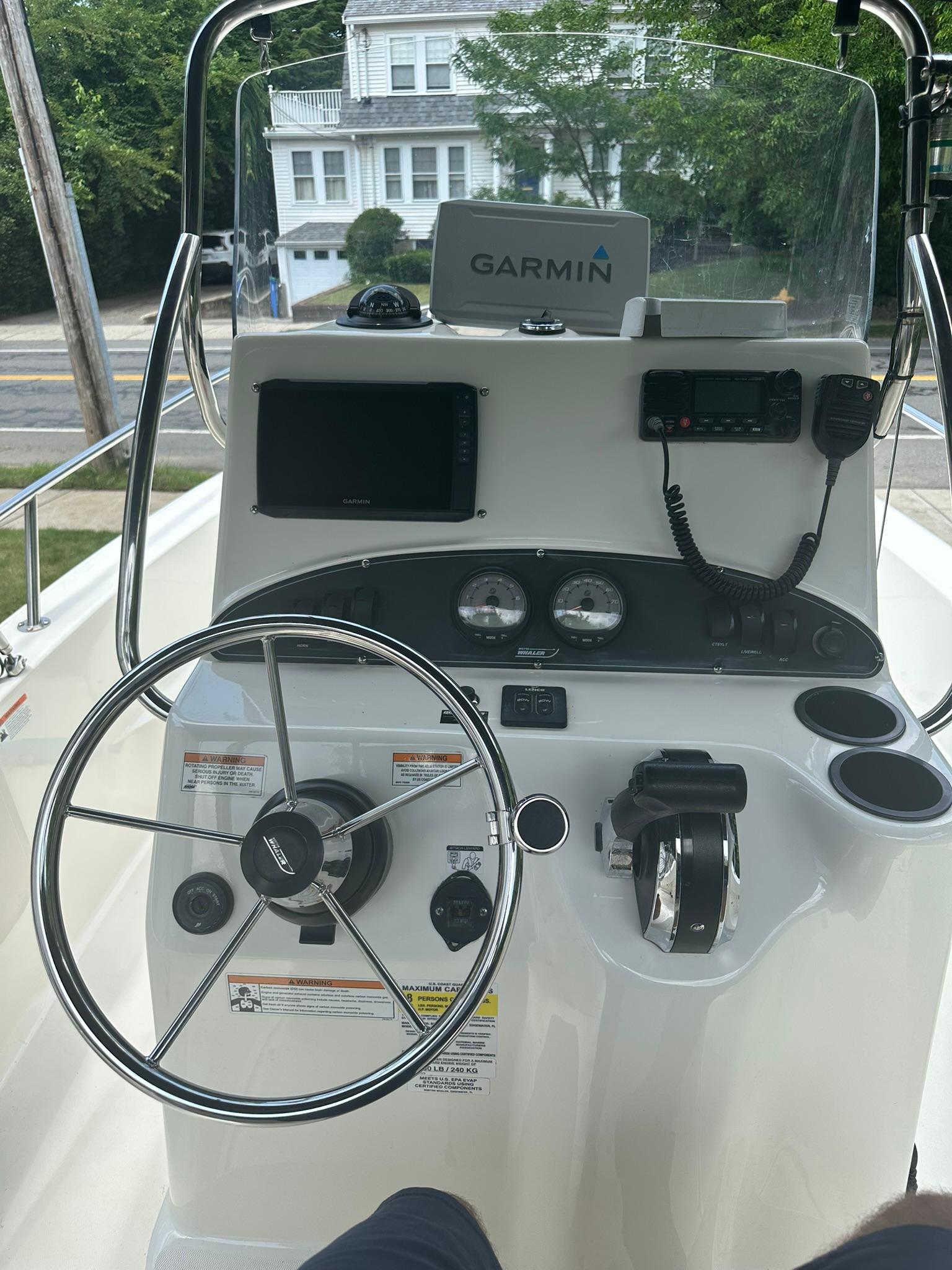2017 Boston Whaler 190 Outrage