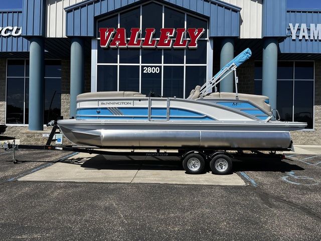 2025 Bennington M Quad Bench 22 MFB