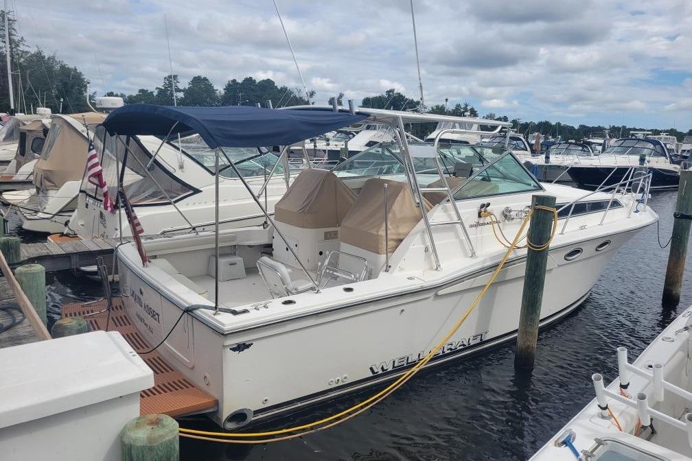 1997 Wellcraft 330 Coastal