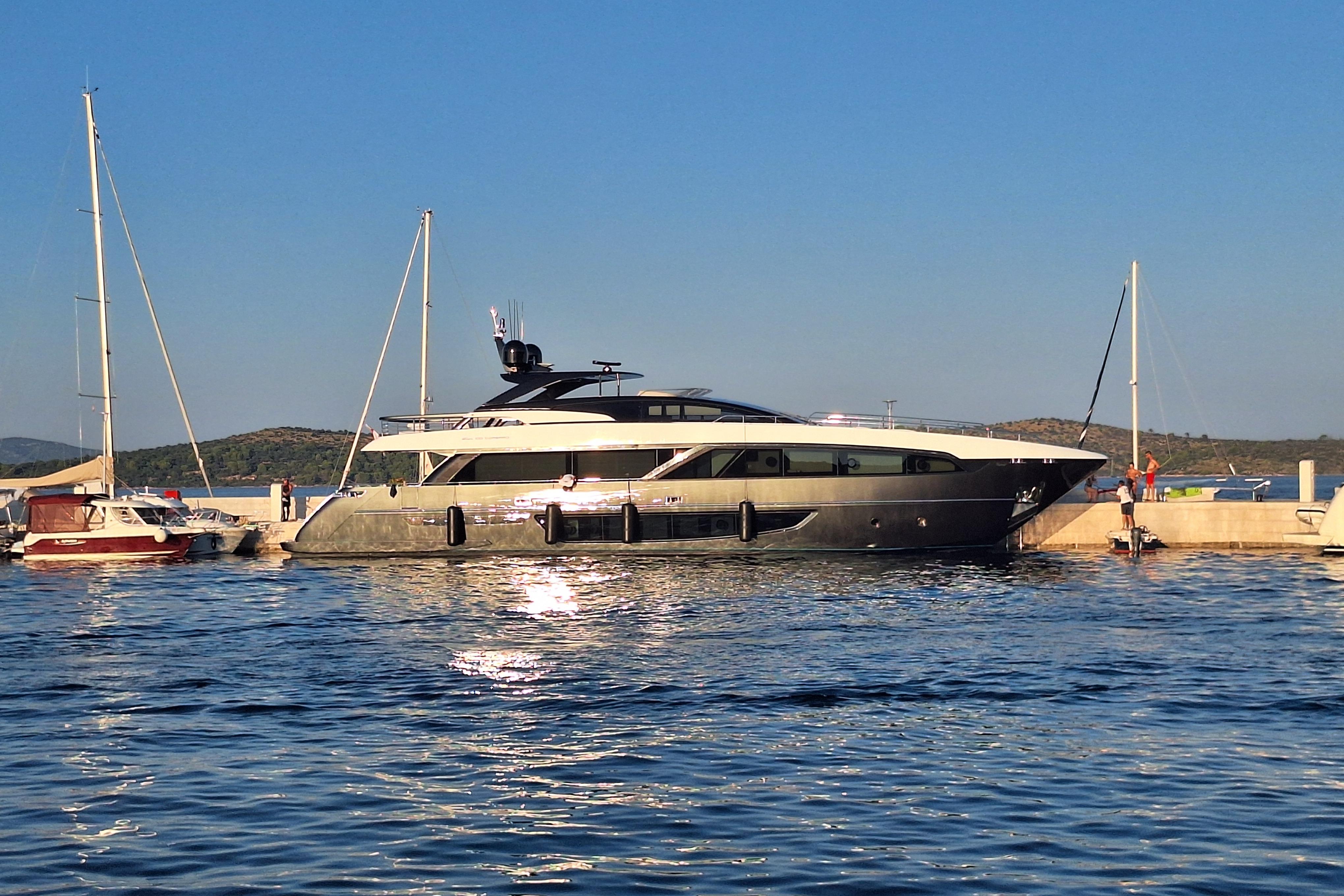 2020 Riva 100' Corsaro