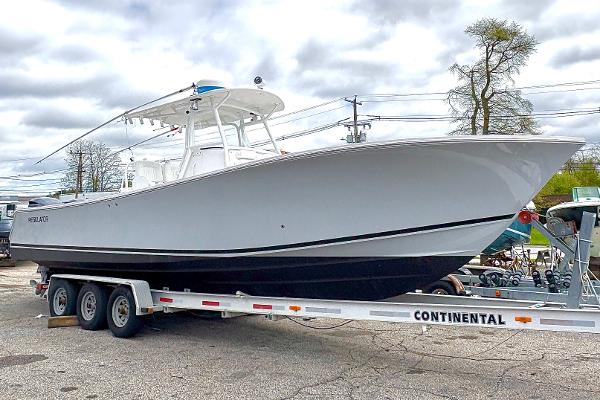 2009 Regulator 32 Fs