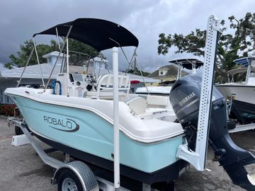 2020 Robalo R180 Center Console