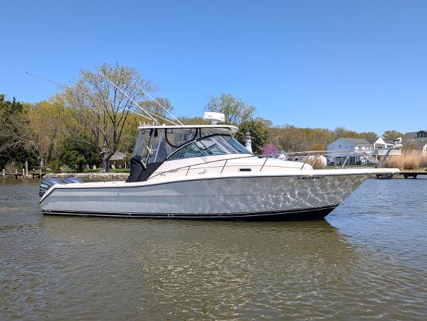 2001 Pursuit 3070 Offshore Center Console
