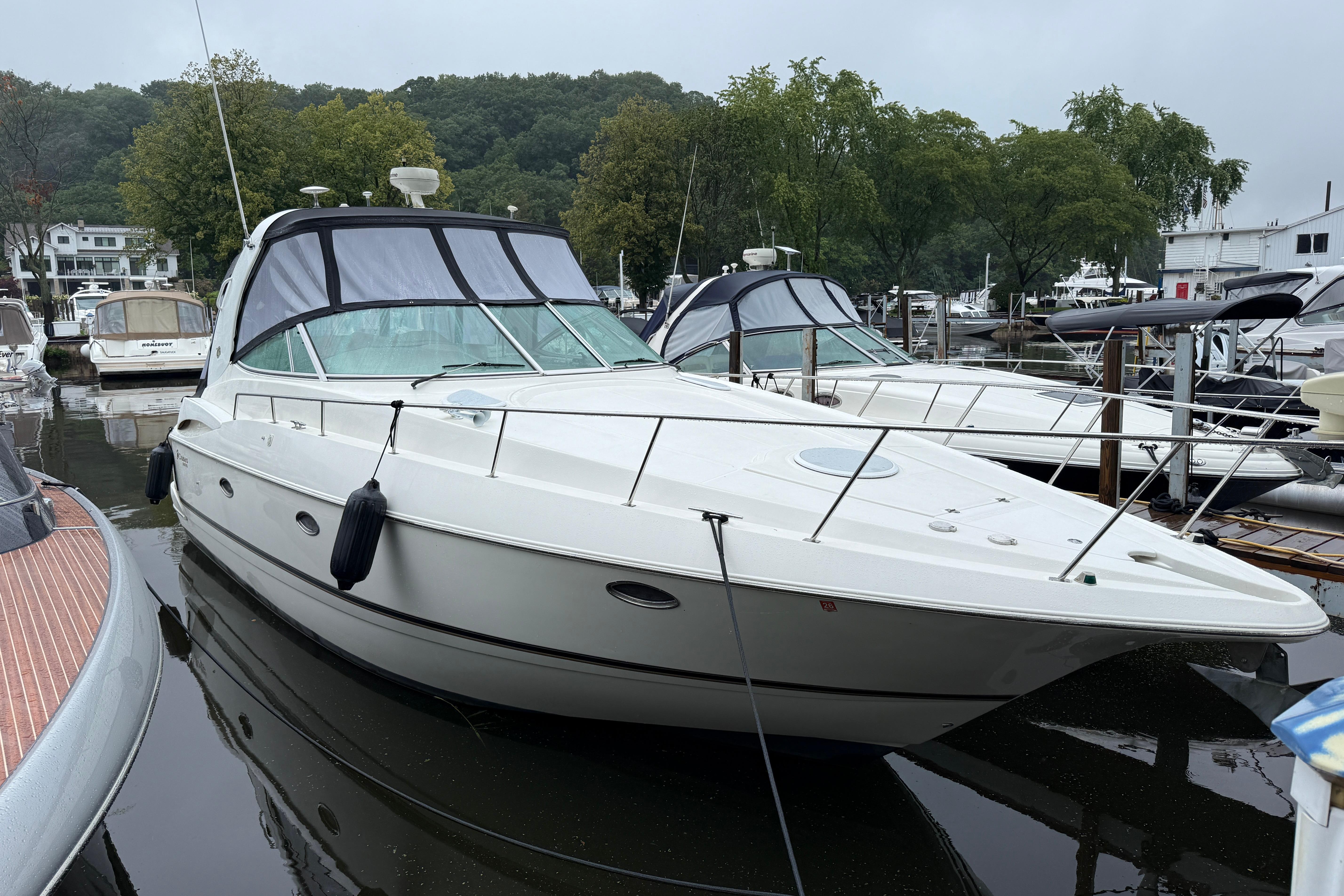 2004 Cruisers 370 Express