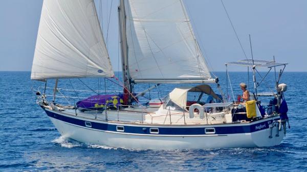 Hallberg-Rassy 352