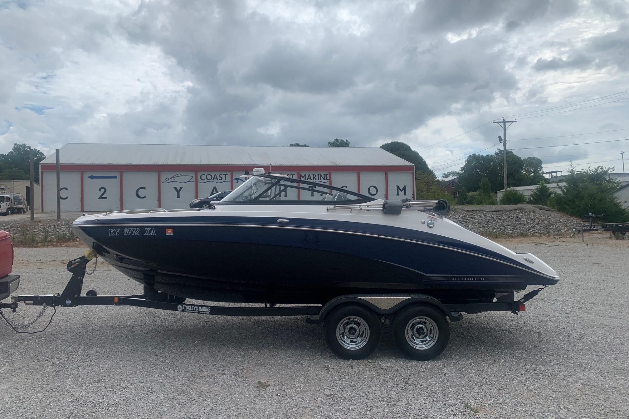 2017 Yamaha Boats 212 Limited