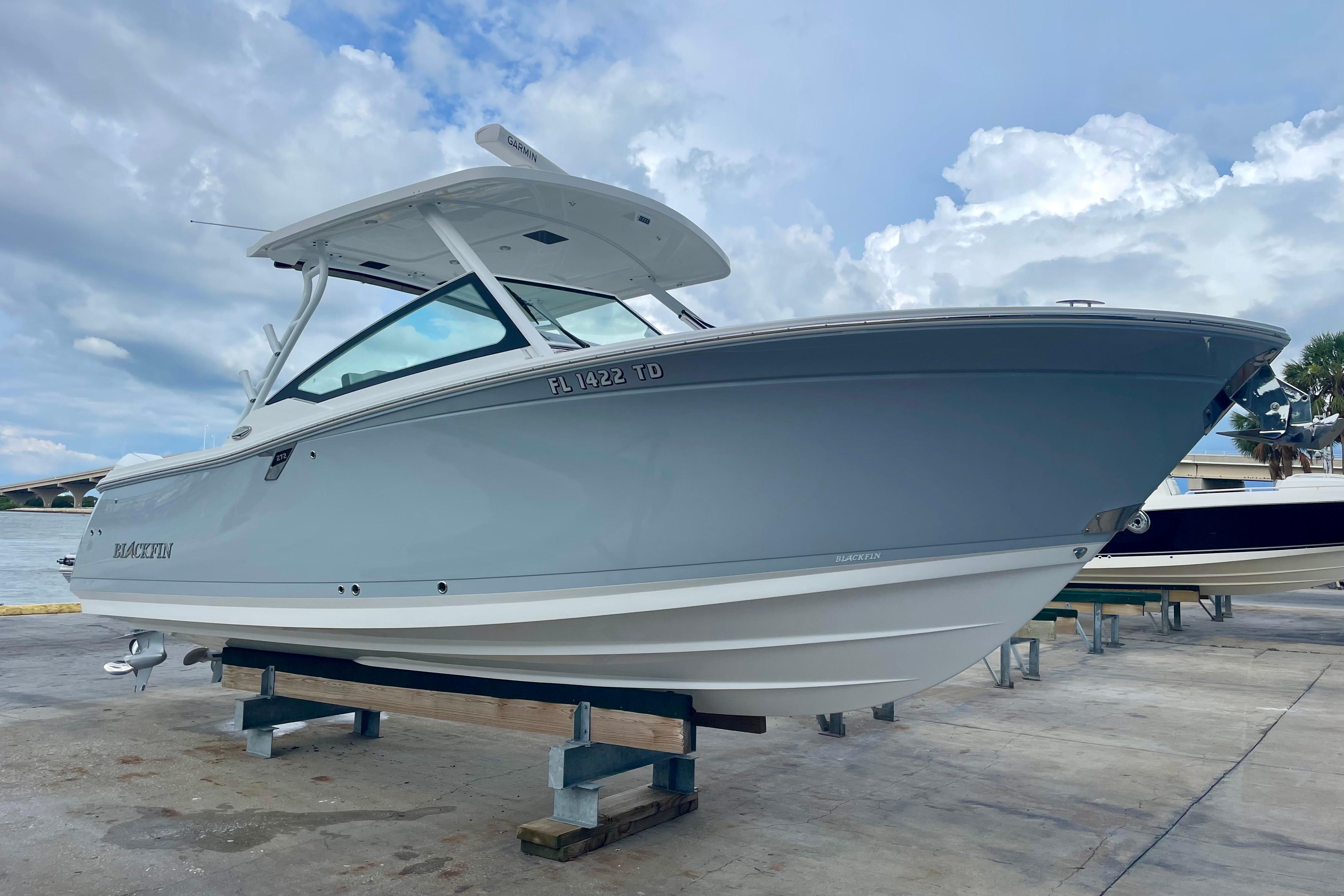 2022 Blackfin 272 DC