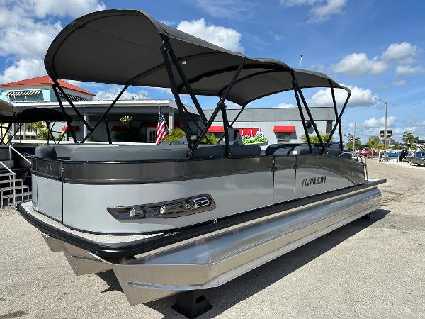 Avalon 2385 Catalina Cruise Rear Bench, Tri Toon High Performance 2025 Avalon 2385 Catalina Cruise pontoon boat with tri-toon high performance design.