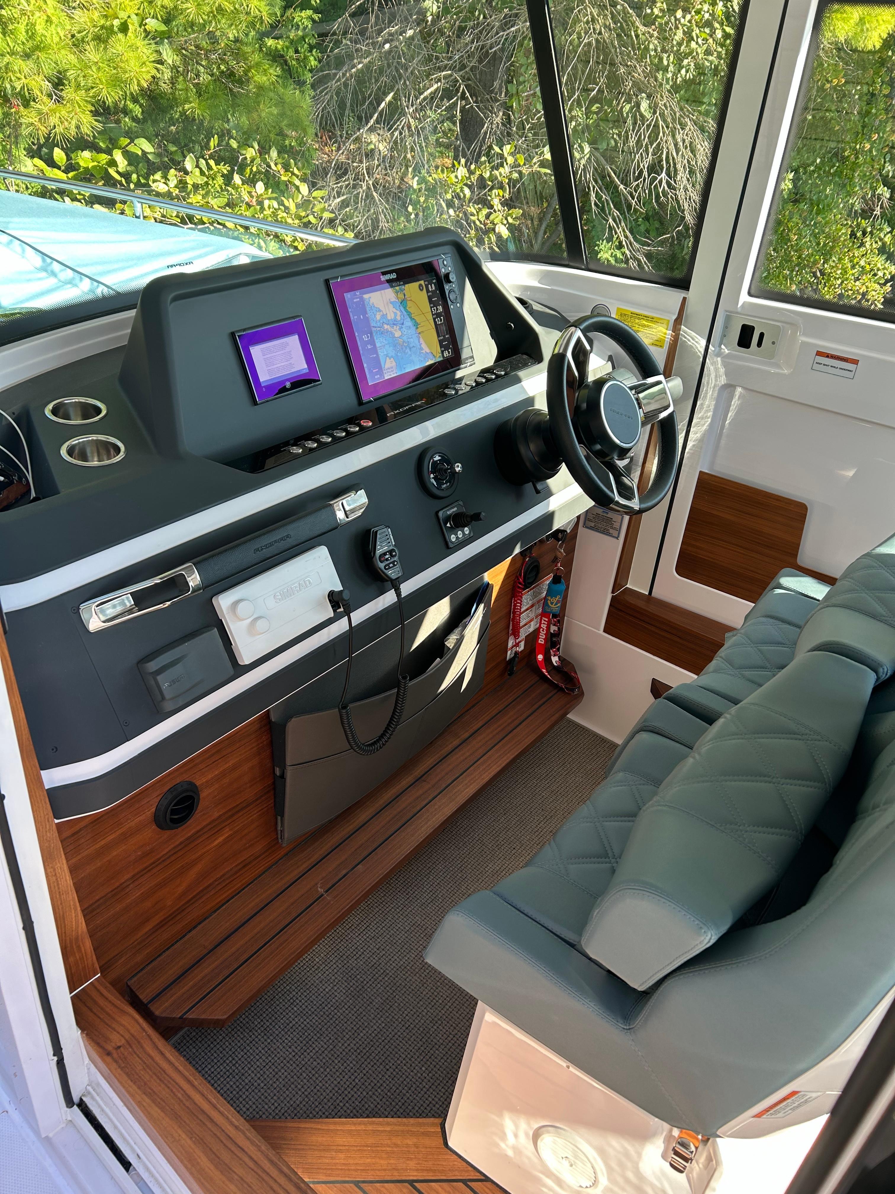 2023 Axopar 28 CABIN