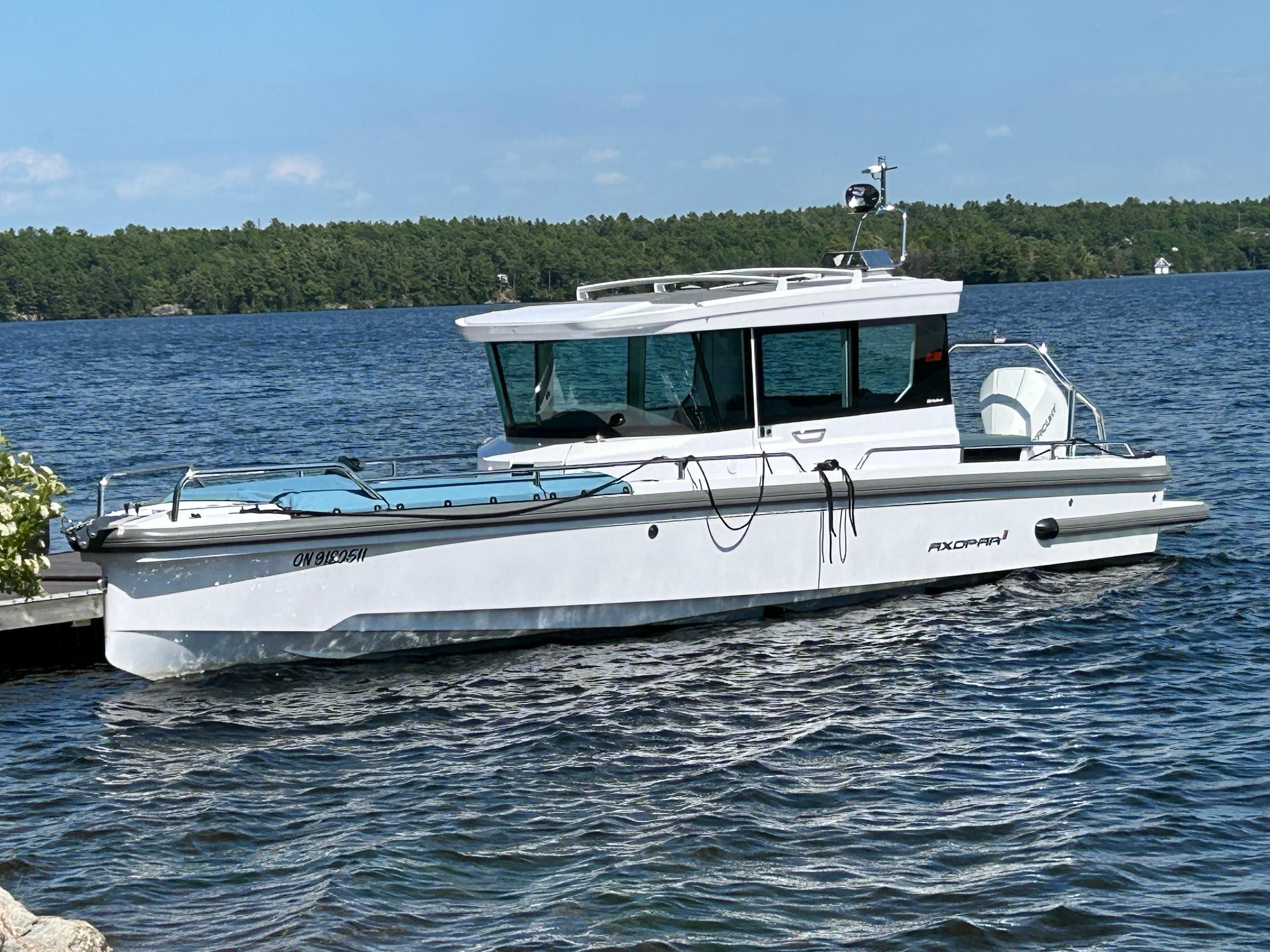 2023 Axopar 28 CABIN