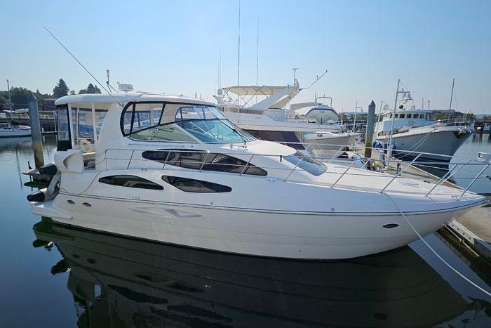 2006 Cruisers Yachts 455 Express Motoryacht