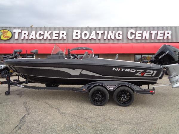 Nitro ZV21 Pro 2024 Nitro ZV21 Pro boat at Tracker Boating Center.