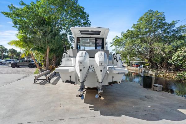2024 Beneteau Antares 11