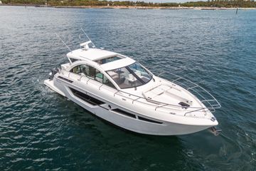 2019 Cruisers Yachts 50 Cantius