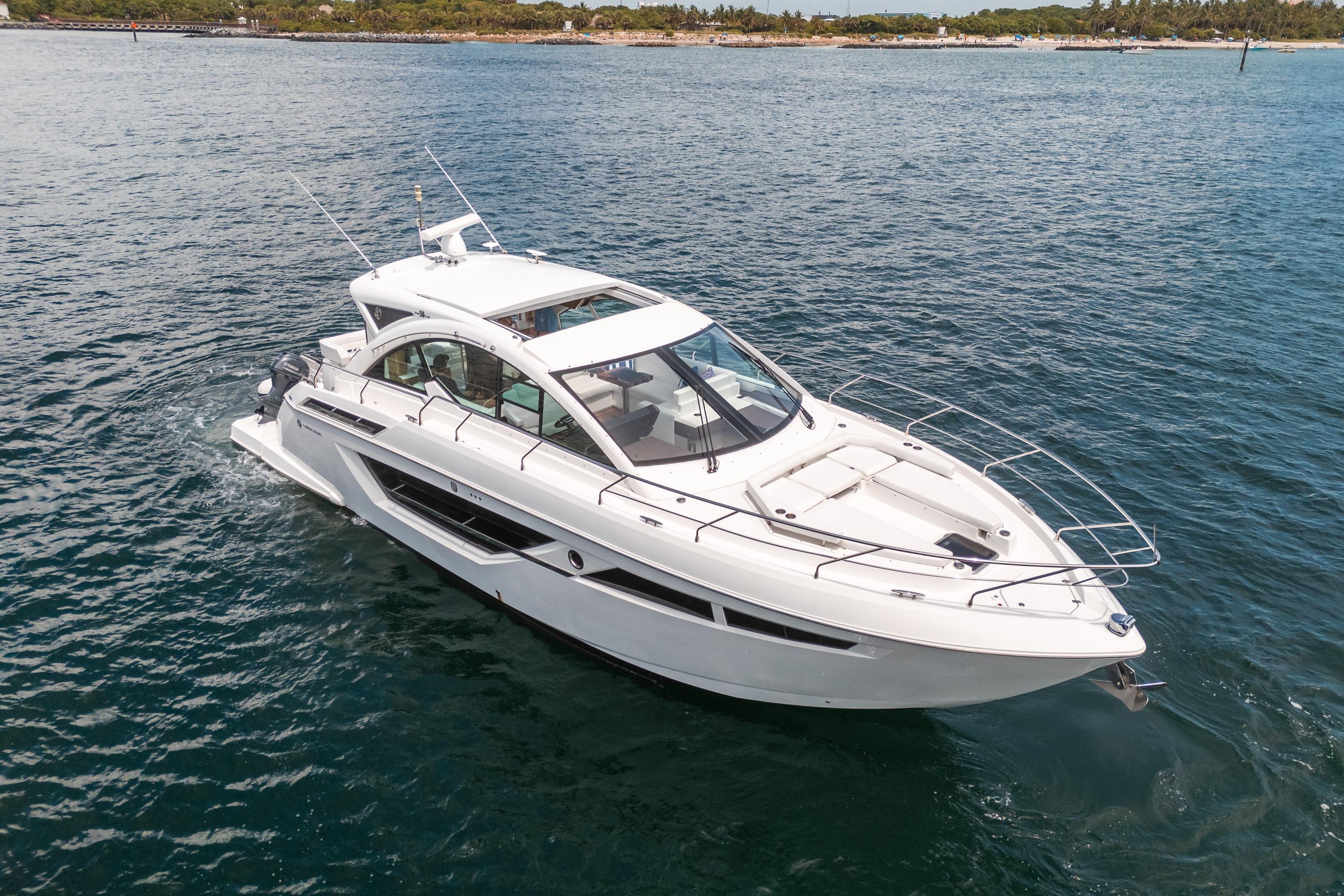 2019 Cruisers Yachts 50 Cantius